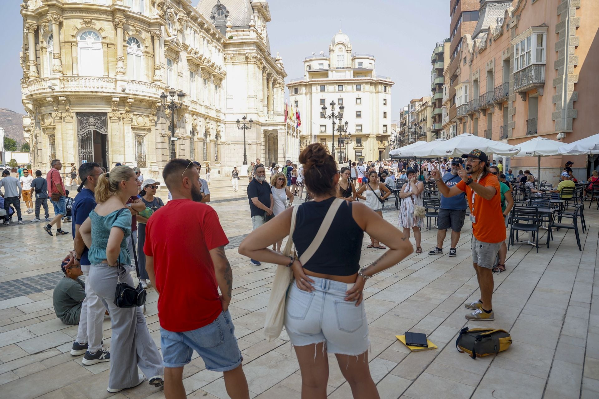 Dos cruceros llenan las calles de Cartagena con más de 7.000 turistas
