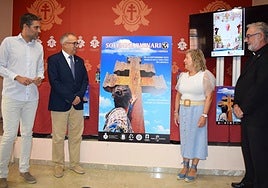 De izda a dcha, José Santiago Villa, Jesús López (hermano mayor), Conchi López y Emilio Sánchez.