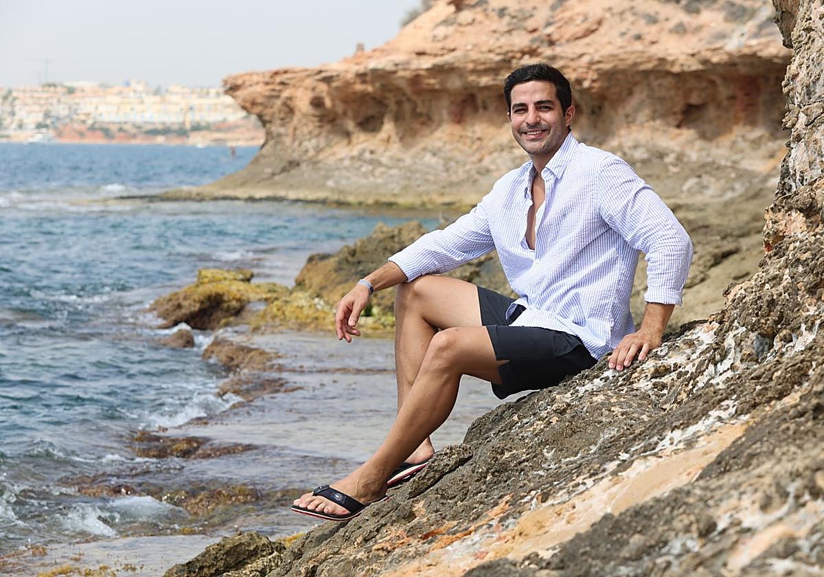 La escarpada costa de Cabo Roig es uno de los lugares favoritos del mundo de Álvaro Vargas.