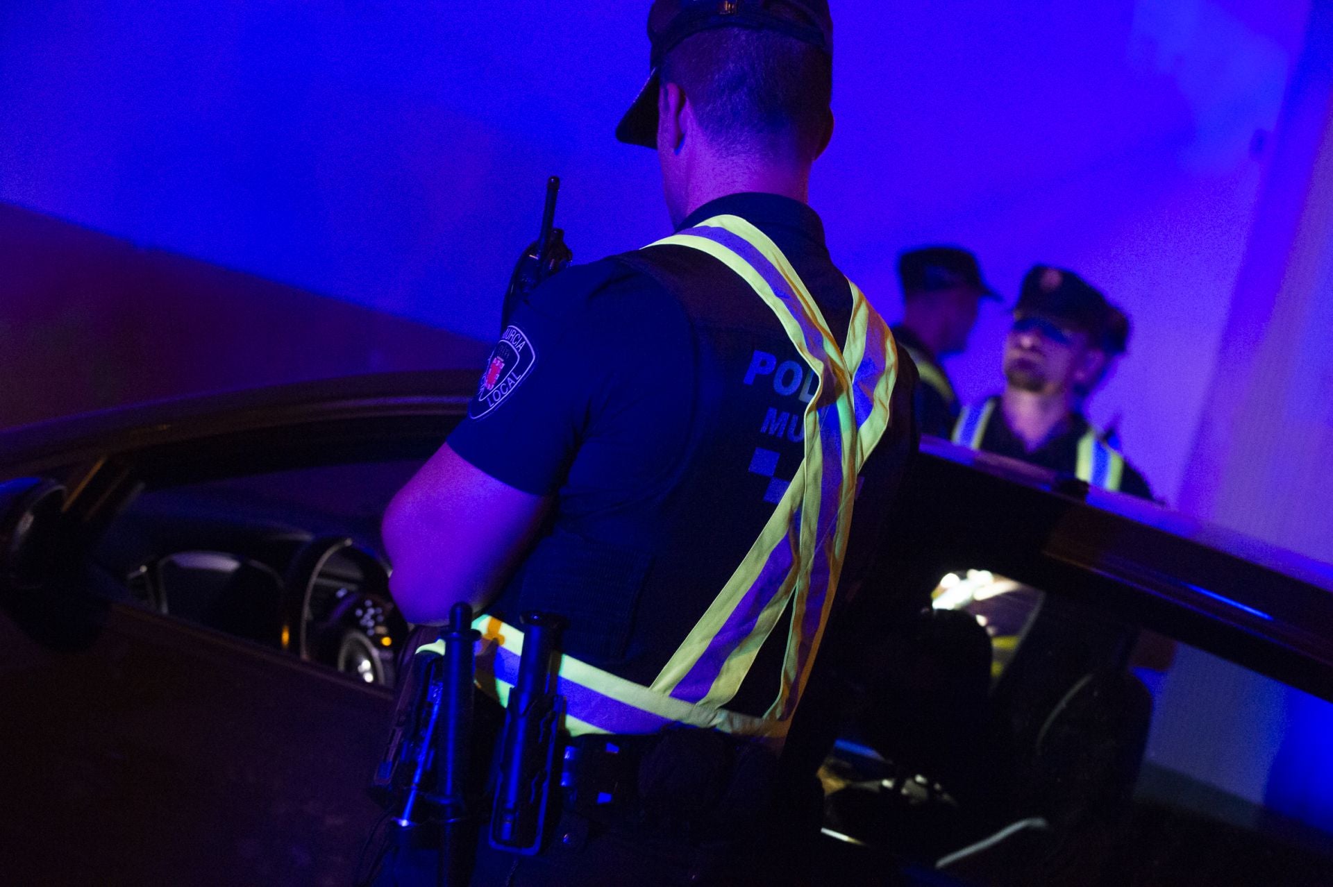 Así trabajan las patrullas nocturnas de la Policía Local de Murcia