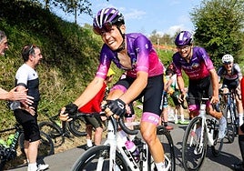 José Luis Faura durante un ascenso enfundado en el maillot del Burgos BH.