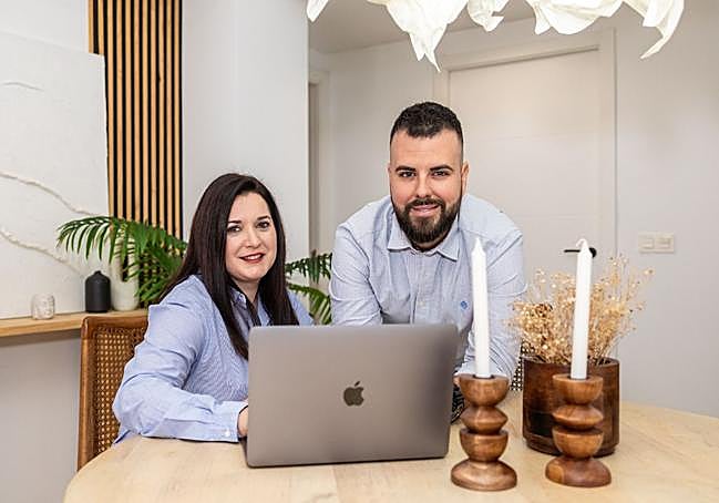 Juana María y Borja, de la inmobiliaria Marhen.