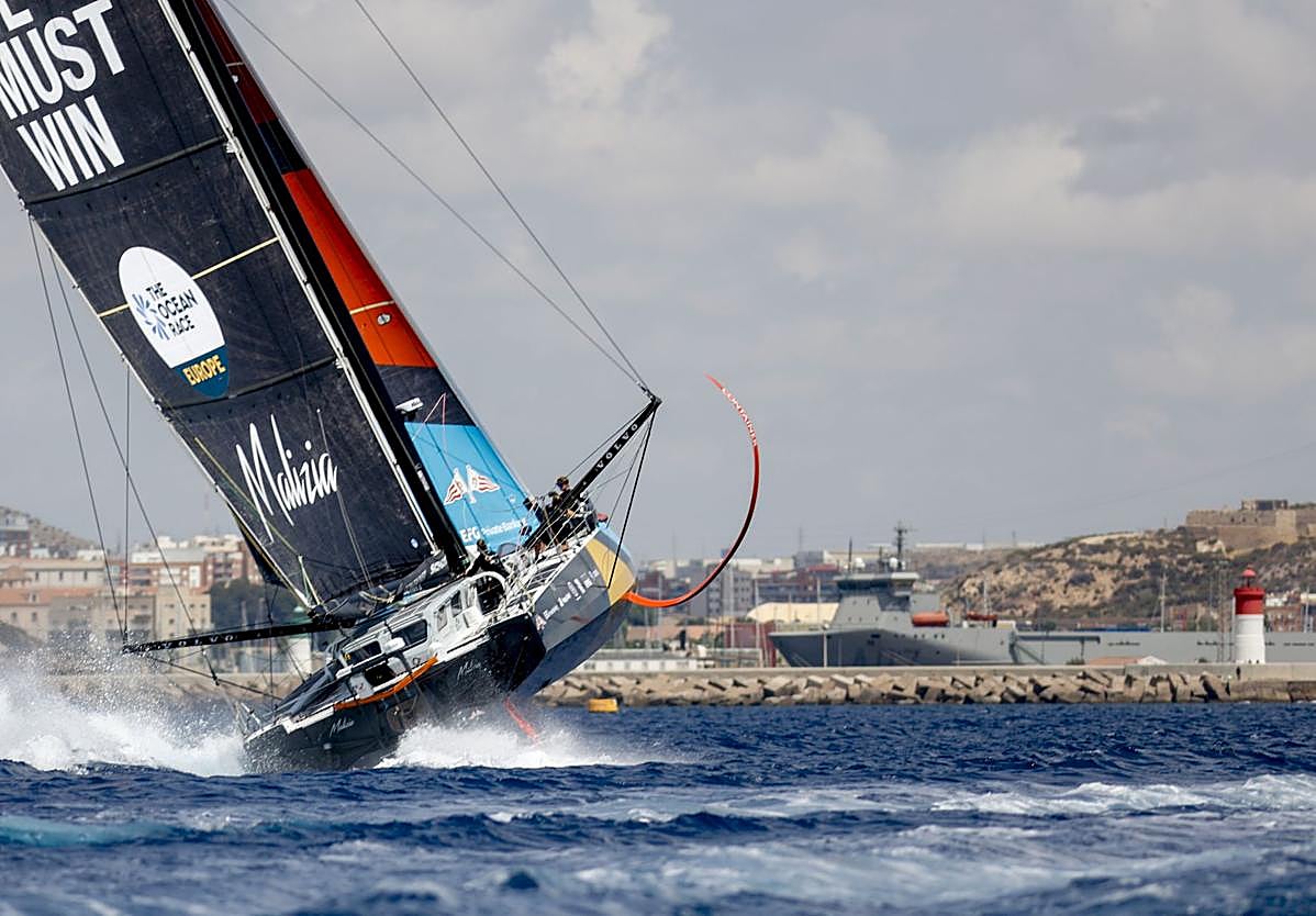 Una de las embarcaciones participantes, a su llegada a Cartagena.