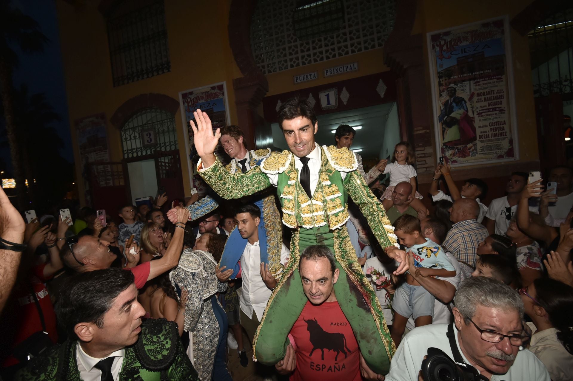 La corrida de Castella, Perera y Jiménez en Cieza, en imágenes