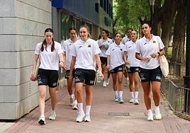 La plantilla alcantarillera, a su entrada al hospital Quirónsalud de Murcia.