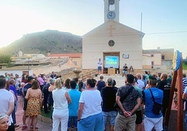 Vecinos de El Rincón y poblaciones vecinas durante la asamblea informativa sobre el proyecto de construcción de una planta de biogás.