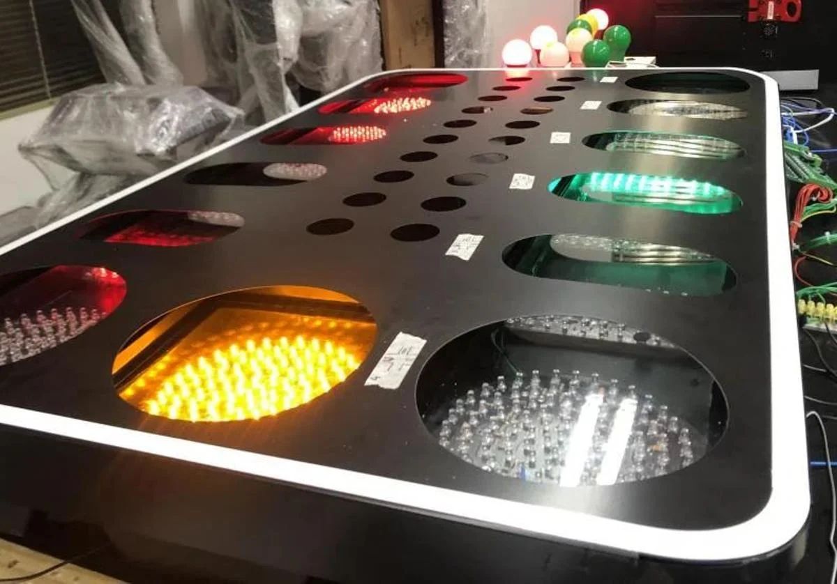 Un semáforo inteligente.