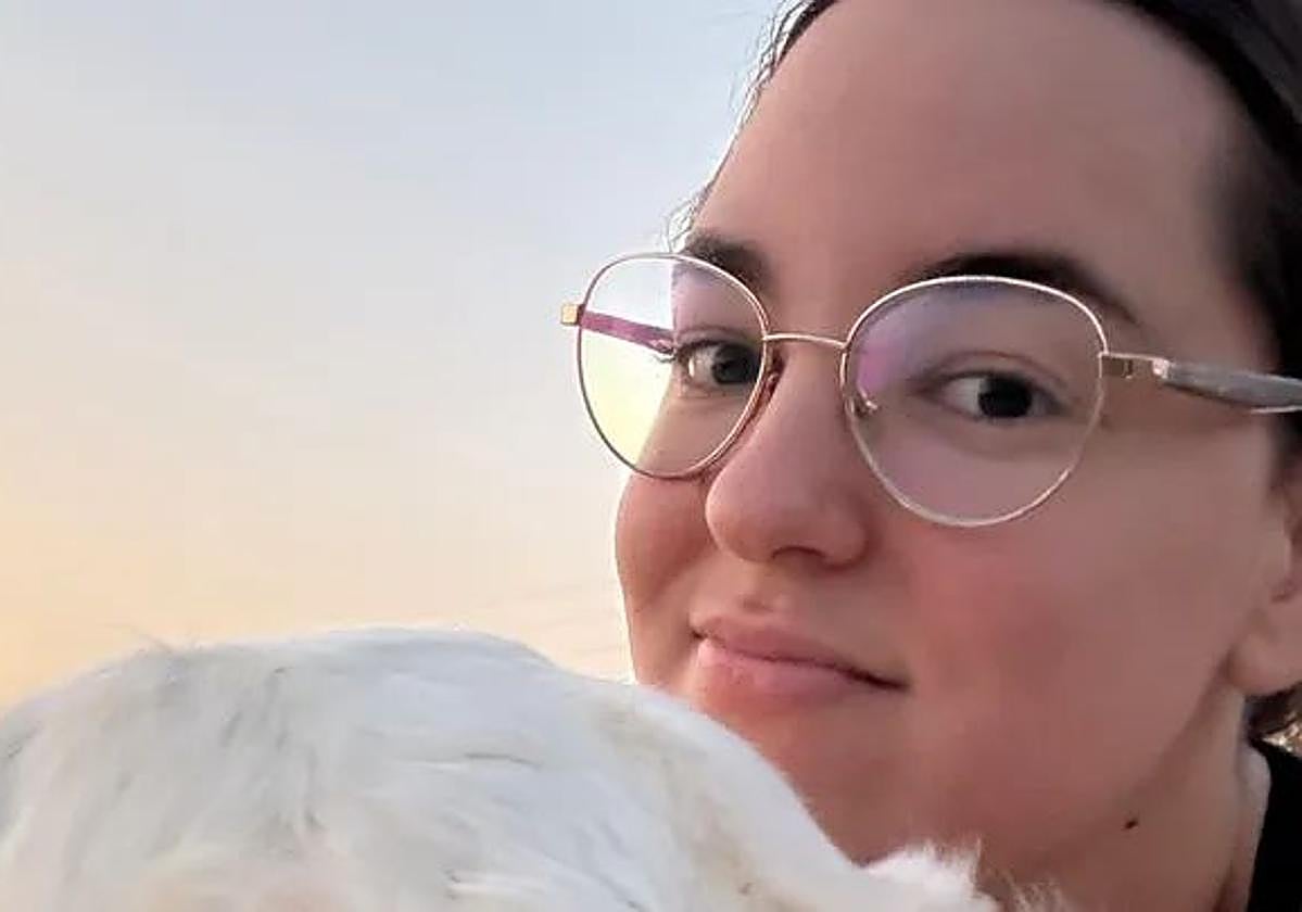 Una joven de Molina de Segura pide donativos para tratar sus tres enfermedades raras: «Mi vida se limita a sobrevivir al dolor».