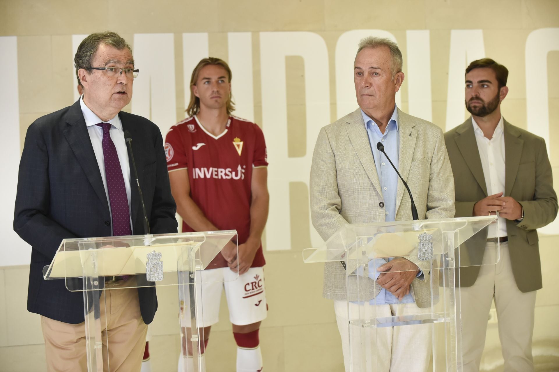 La presentación de la tienda del Real Murcia, en imágenes