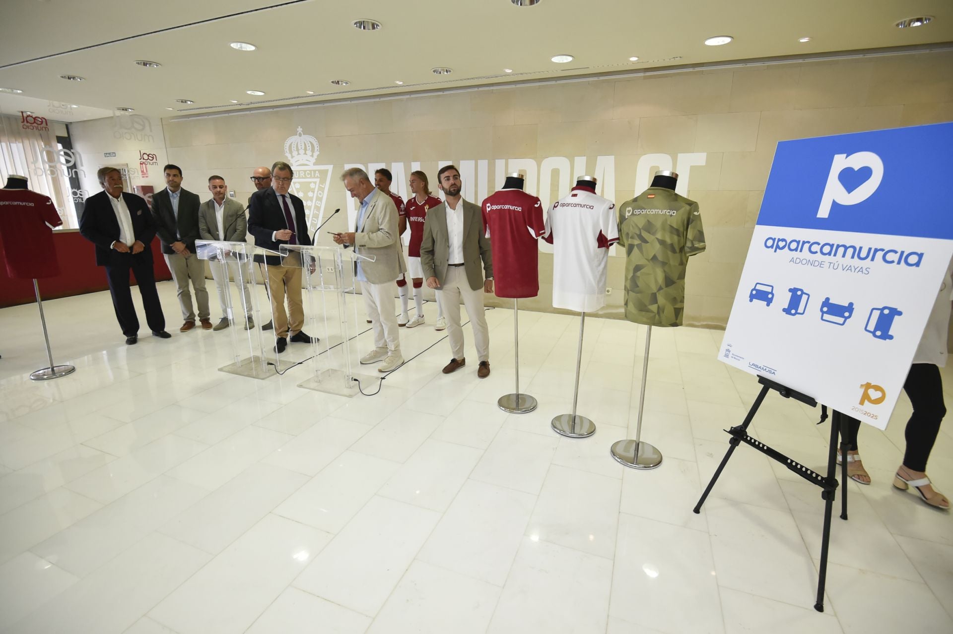 La presentación de la tienda del Real Murcia, en imágenes