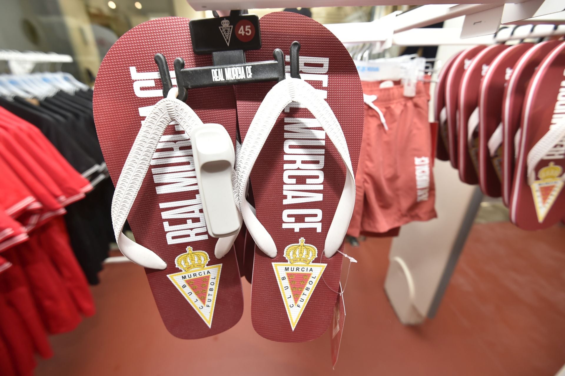 La presentación de la tienda del Real Murcia, en imágenes