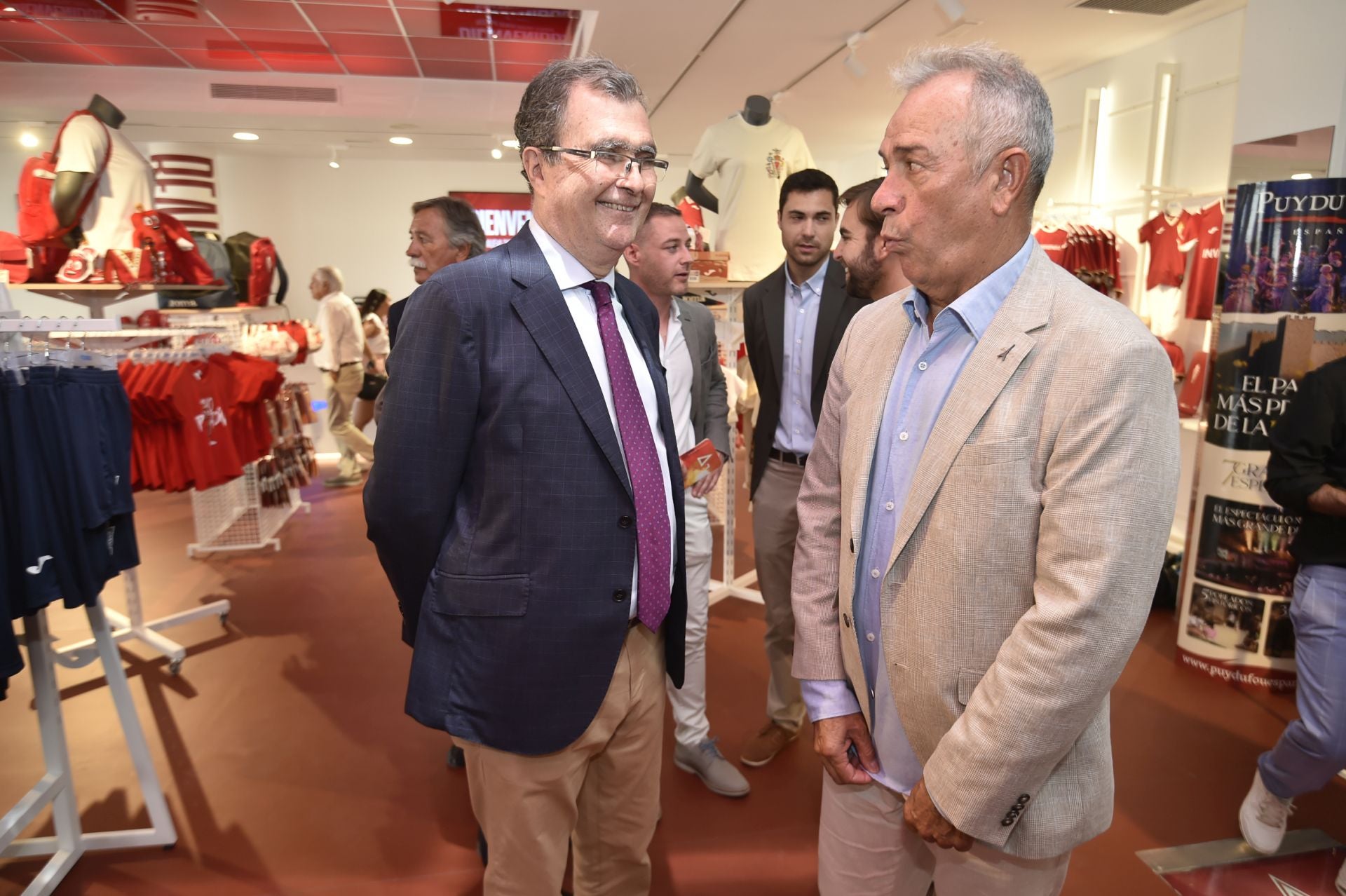La presentación de la tienda del Real Murcia, en imágenes
