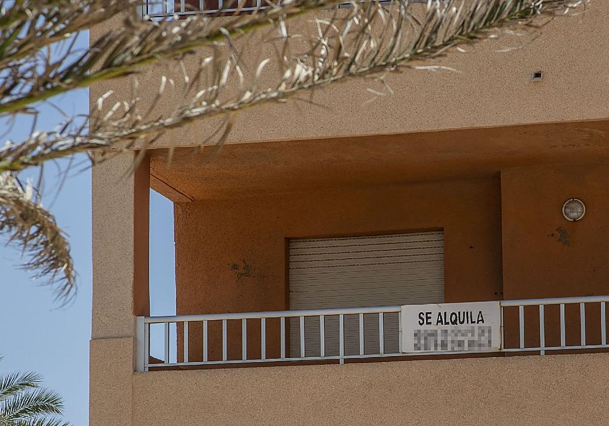 Una vivienda en alquiler, en Cabo de Palos, en una foto de archivo.