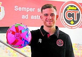 Povea, en su presentación con el club cartagenero.