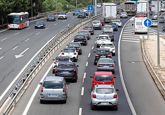 Tráfico en la A-30, en una foto de archivo,