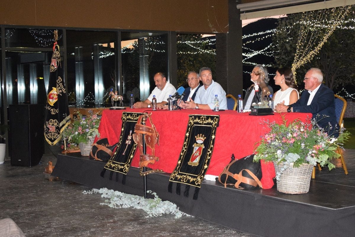 Imágenes de la presentación de los cargos del Bando de los Caballos del Vino de Caravaca