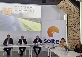 La junta general extraordinaria de accionistas, este lunes, de la compañía.