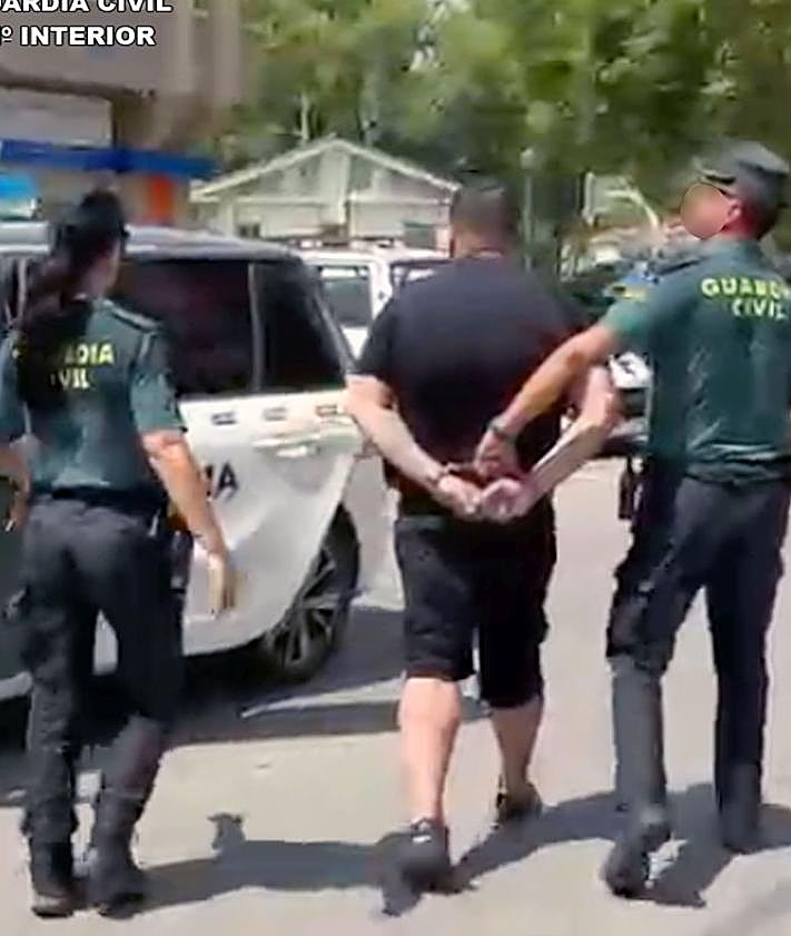 Imagen secundaria 2 - Arrestan a tres miembros de una conocida banda criminal chilena tras robar casi 50.000 euros en Mazarrón y Orihuela