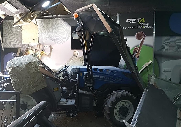 Estado del tractor tras cometer el alunizaje.