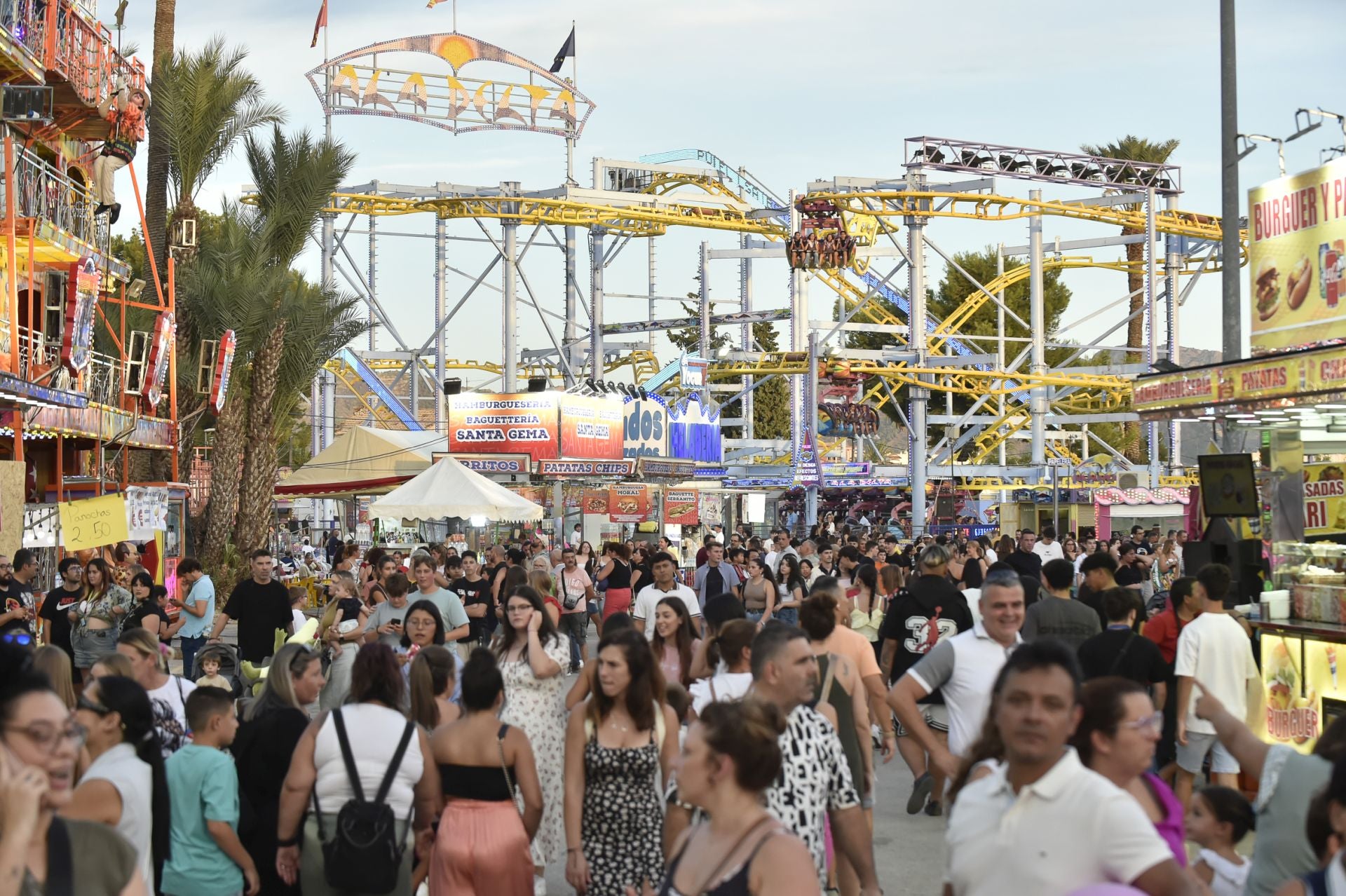 La Feria de Murcia comienza a girar