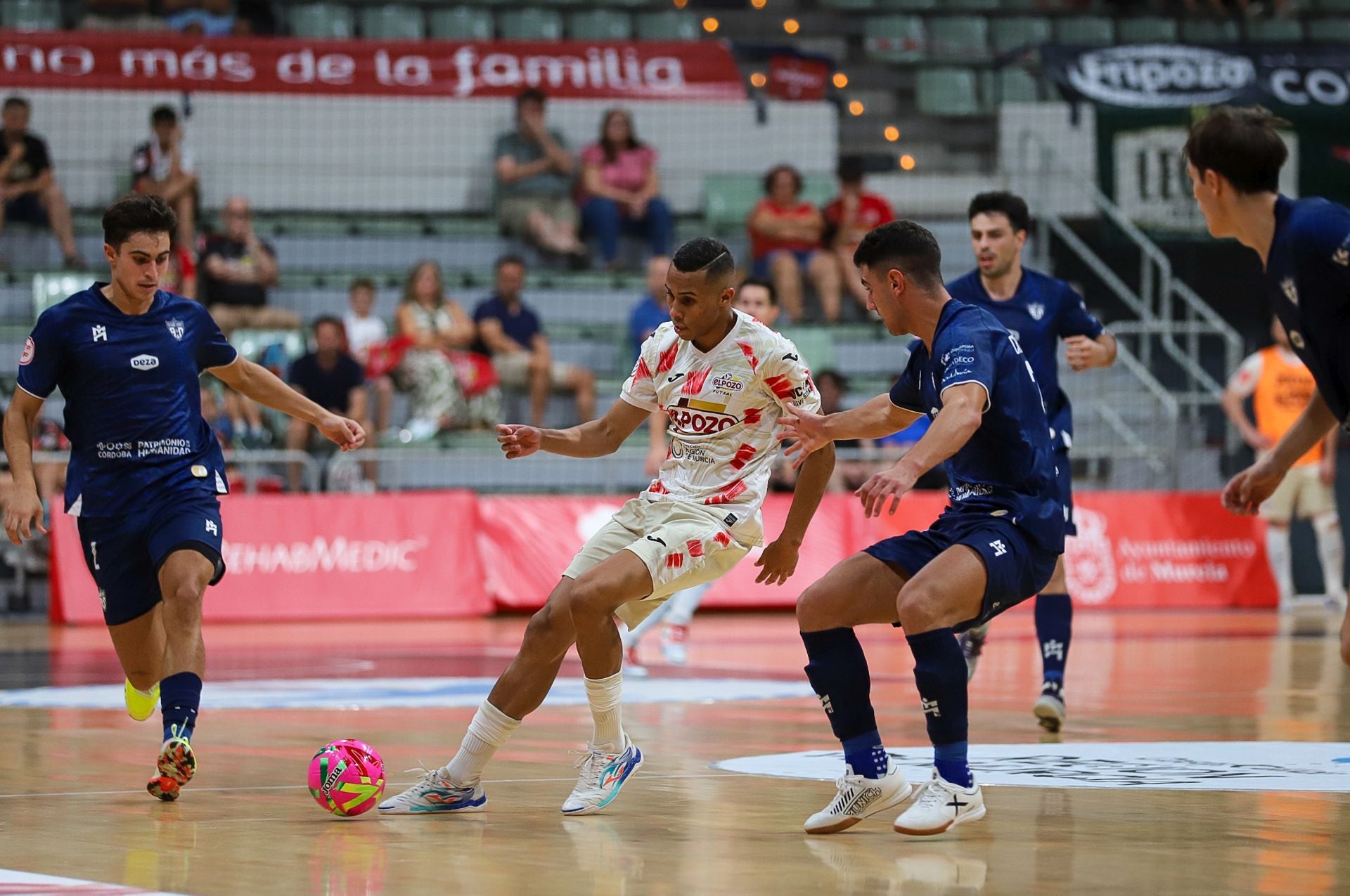 La derrota de ElPozo contra Córdoba en su debut en liga, en imágenes