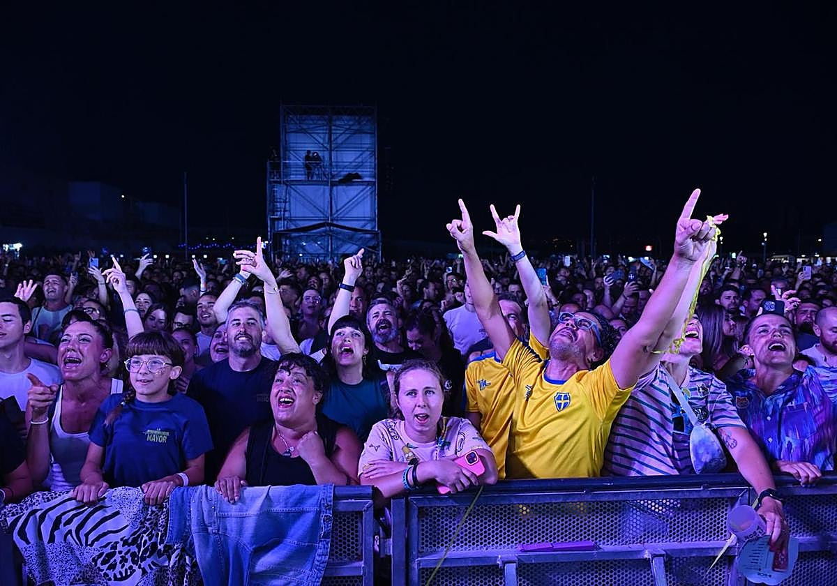 Molina vibra con un B-Side abarrotado