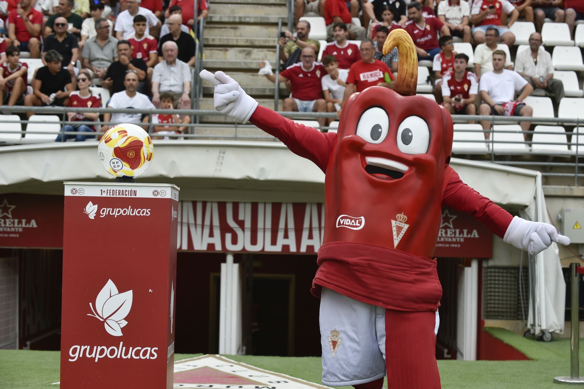 Las imágenes del Real Murcia-Torremolinos (1-0)