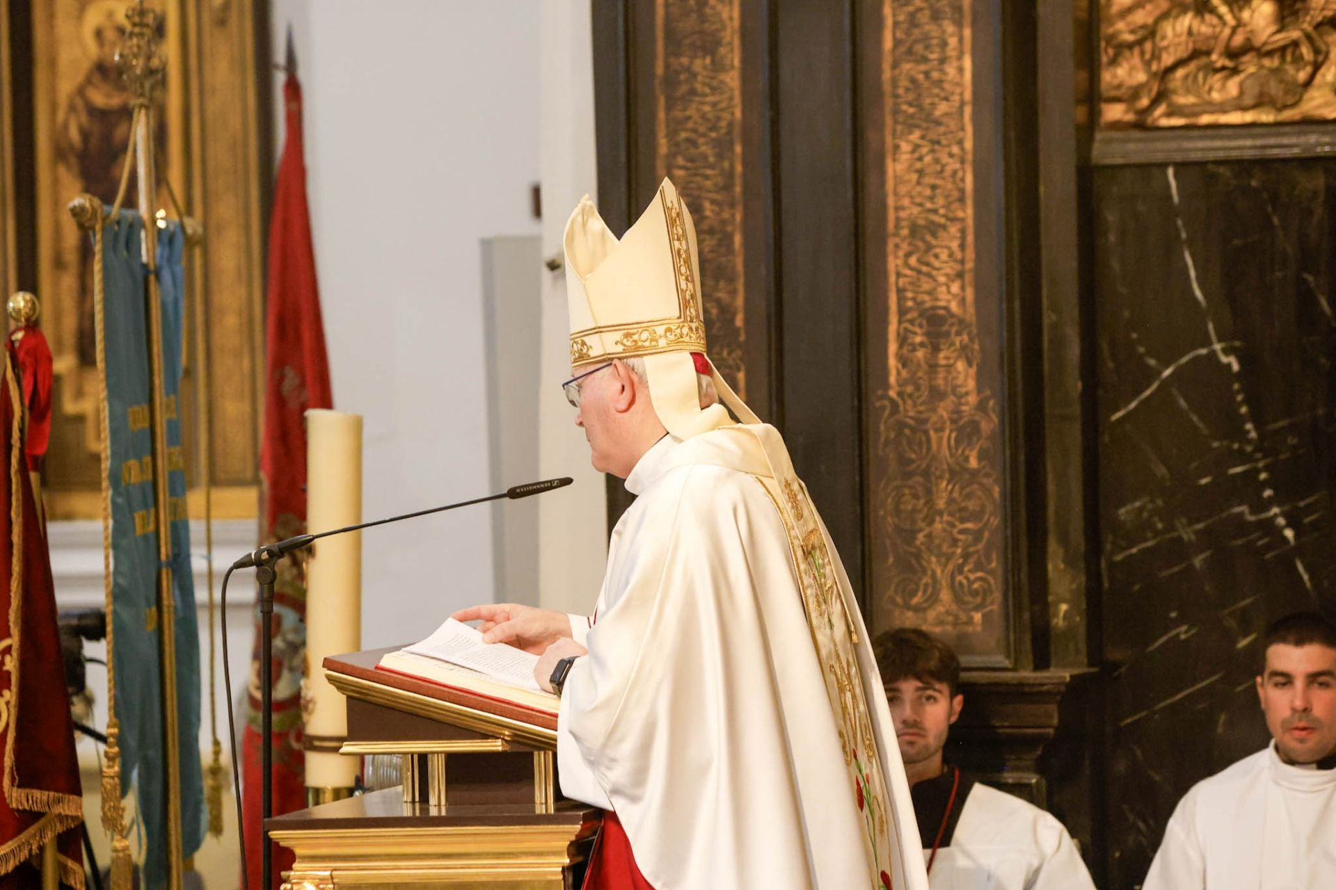 La misa mayor de la Patrona de Lorca, en imágenes