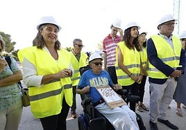 La consejera de Política Social, Conchita Ruiz, visita el inicio de las obras del centro de día y de autonomía personal para personas con discapacidad de Churra.