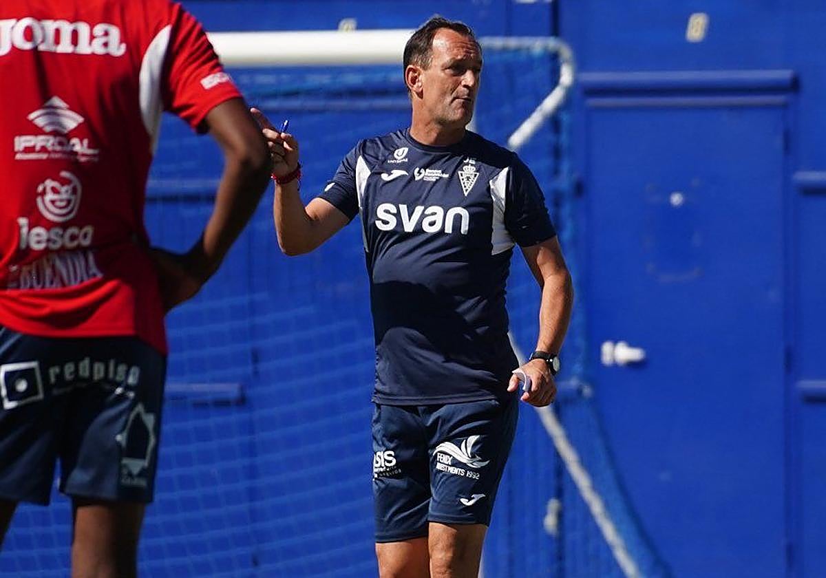 Etxeberria, este viernes, durante el entrenamiento del equipo grana.