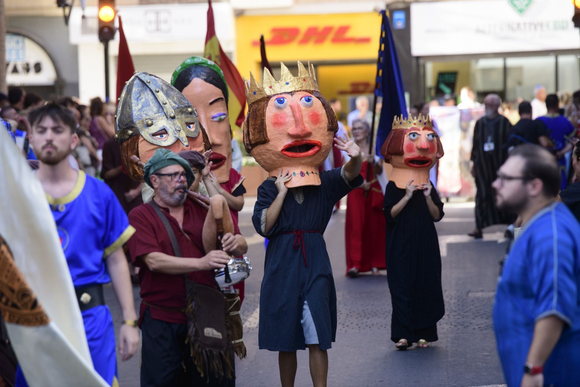 Desfile intantil de Moros y Cristianos en Murcia, en imágenes