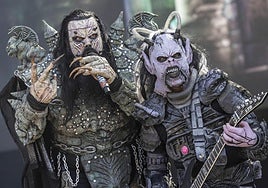 Mr. Lordi y Kone, durante su concierto en la segunda edición del Rock Imperium de Cartagena.