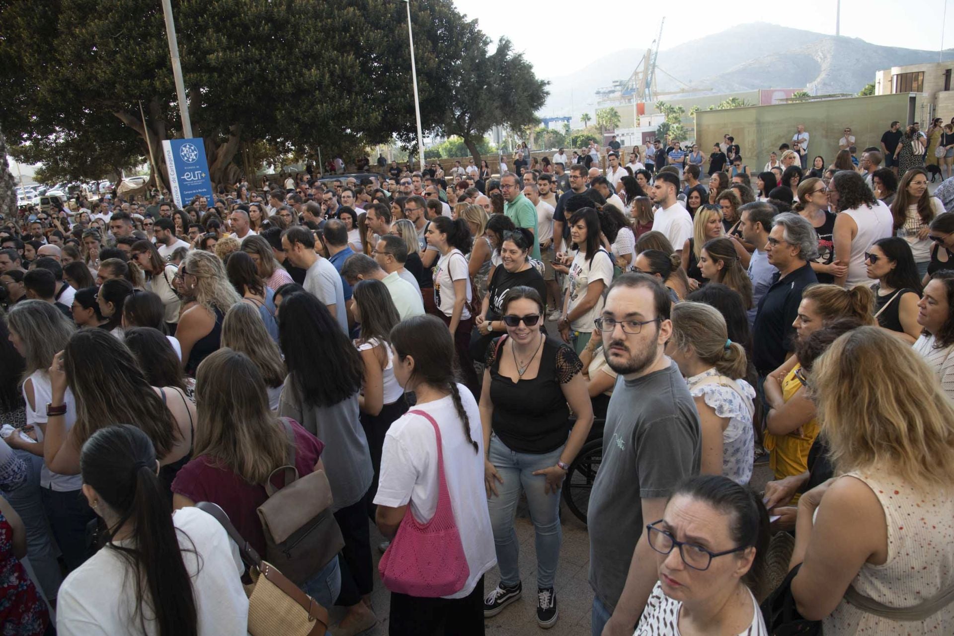 Más de 2.700 opositores optan a un centenar de plazas en Cartagena