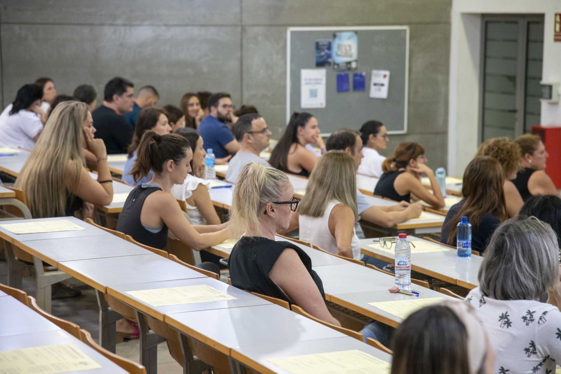 Más de 2.700 opositores optan a un centenar de plazas en Cartagena
