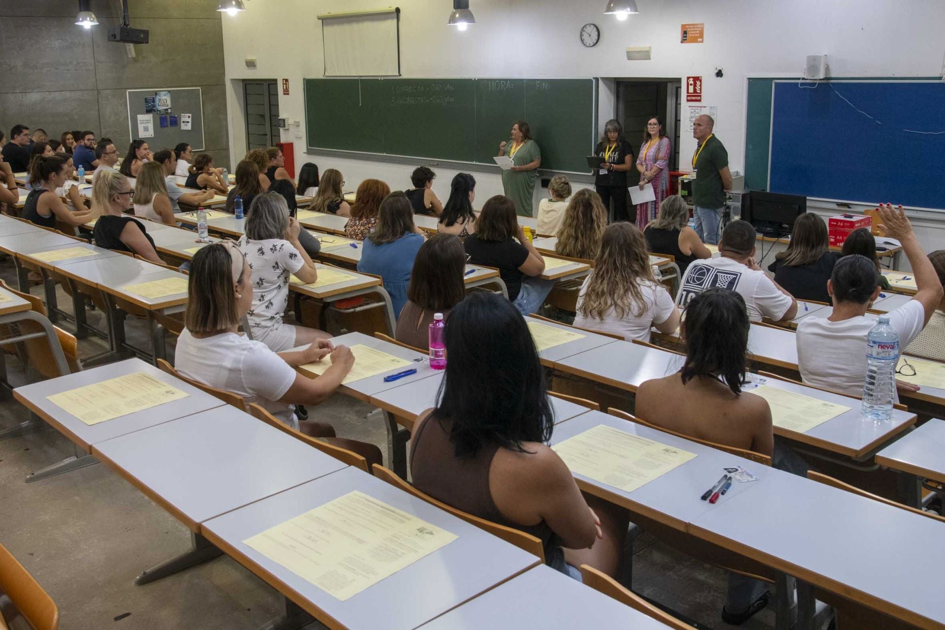 Más de 2.700 opositores optan a un centenar de plazas en Cartagena