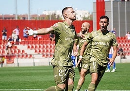 David Flakus celebrando su gol con el Real Murcia