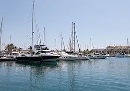 Embarcaciones atracadas en el puerto deportivo Tomás Maestre.