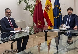 López Miras y Francisco Lucas, durante la reunión mantenida el 5 de junio.