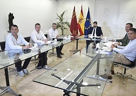 López Miras reunido con los representantes de las asociaciones SUP y AUGC.