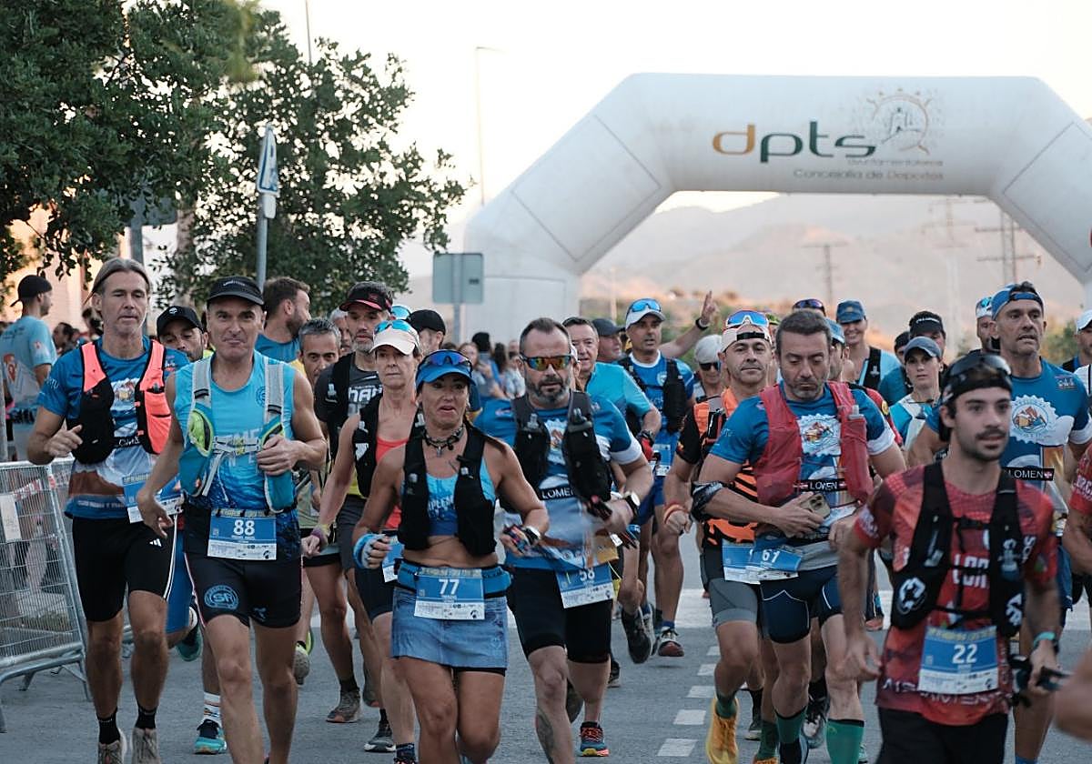 Corredores de la Peñarrubia Lorca Trail, que contó con más de 600 participantes, ayer.