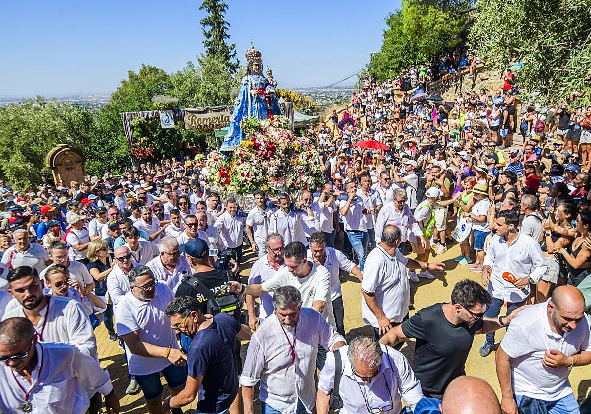 Llegada de la Virgen de la Fuensanta a su santuario de Algezares, este martes a primera hora de la tarde.