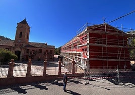 Avances en las obras de recuperación de las vivienddel santuario de La Santa, en Totana.