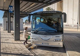 Imagen de archivo de la estación de autobuses de Orihuela.