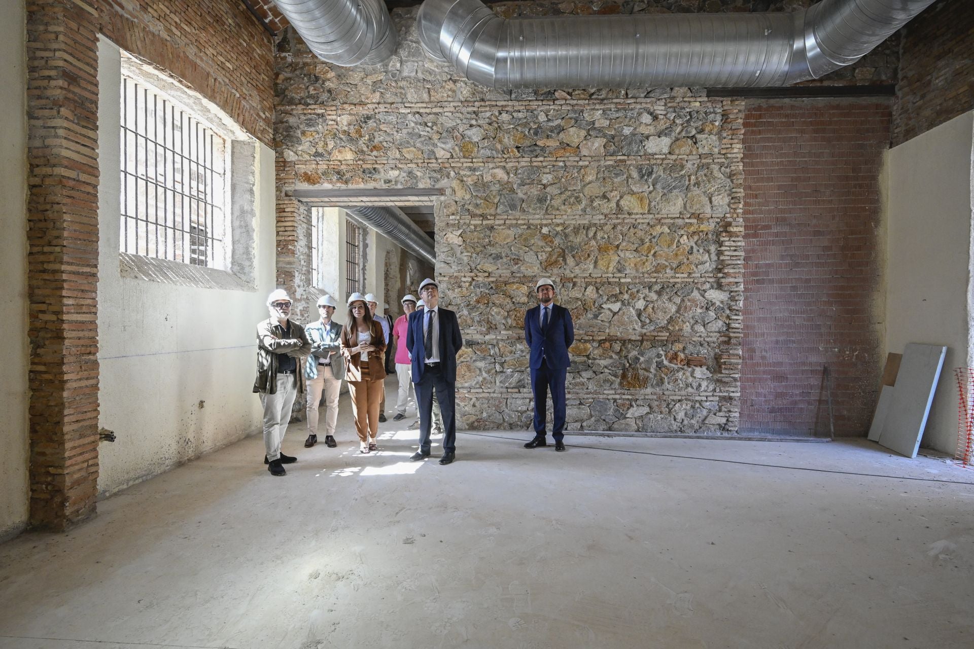 La visita a la Cárcel Vieja de Murcia del artista internacional Jaume Plensa, en imágenes