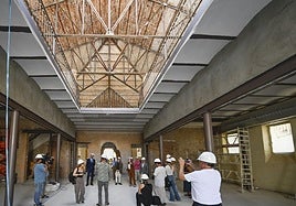 La visita a la Cárcel Vieja de Murcia del artista internacional Jaume Plensa, en imágenes