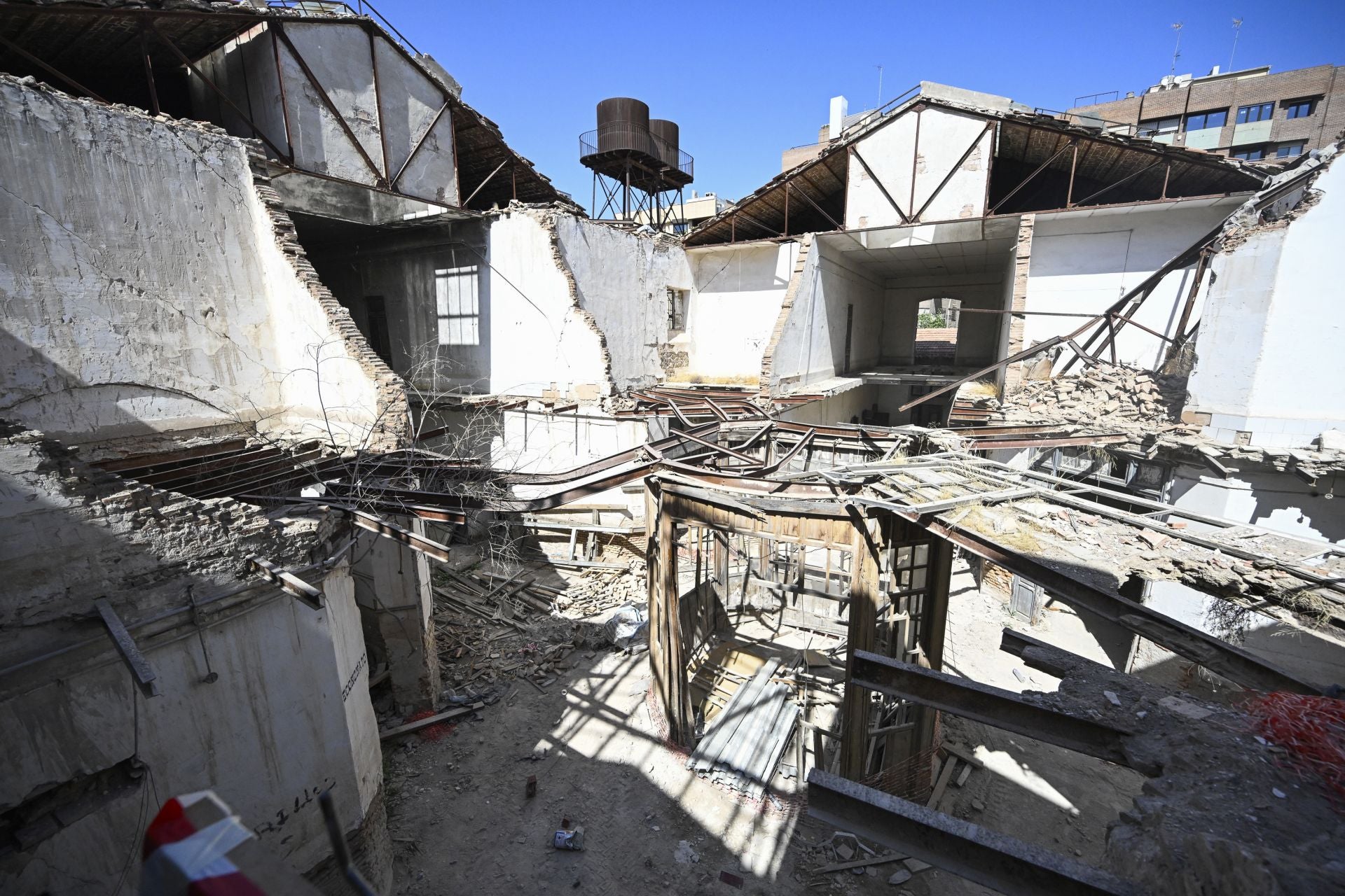 La visita a la Cárcel Vieja de Murcia del artista internacional Jaume Plensa, en imágenes