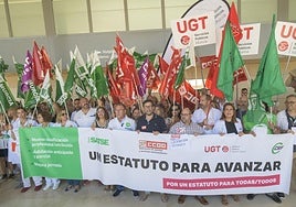 Nueva protesta por el Estatuto sanitario en Murcia, en imágenes