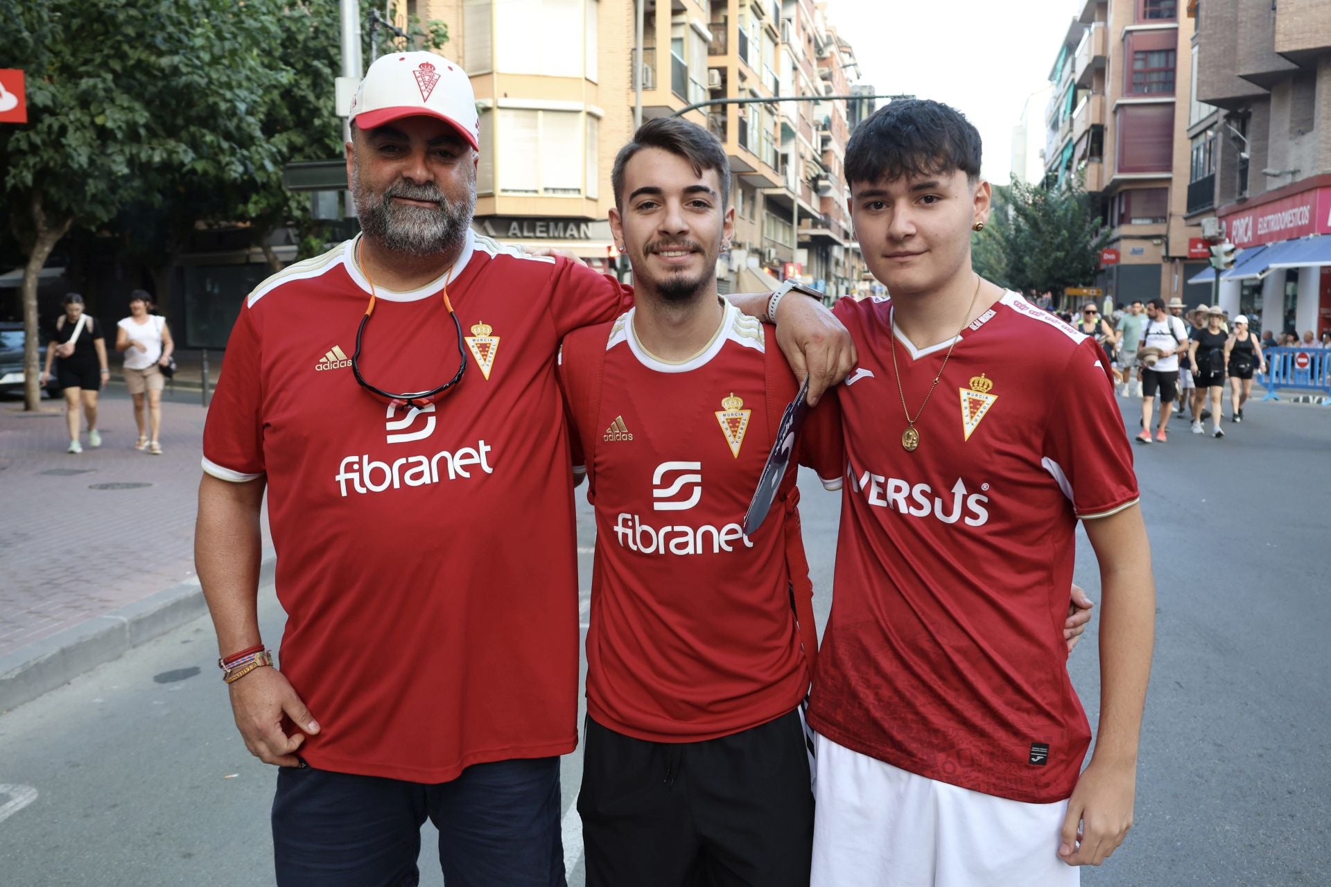 Búscate entre los romeros que acompañaron a la Fuensanta en Murcia