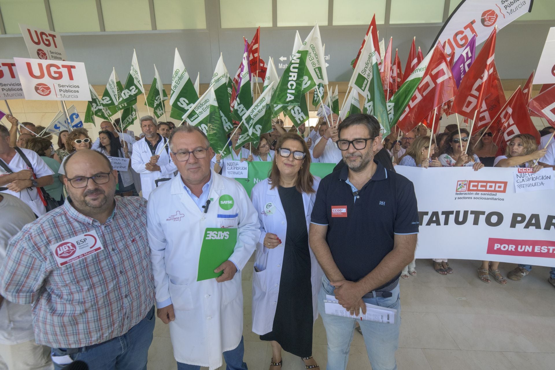 Nueva protesta por el Estatuto sanitario en Murcia, en imágenes