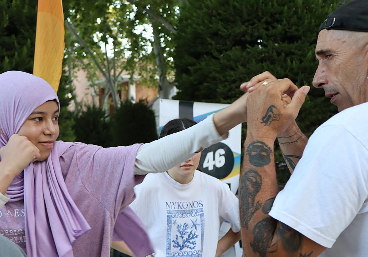 Exhibición de boxeo al aire libre.